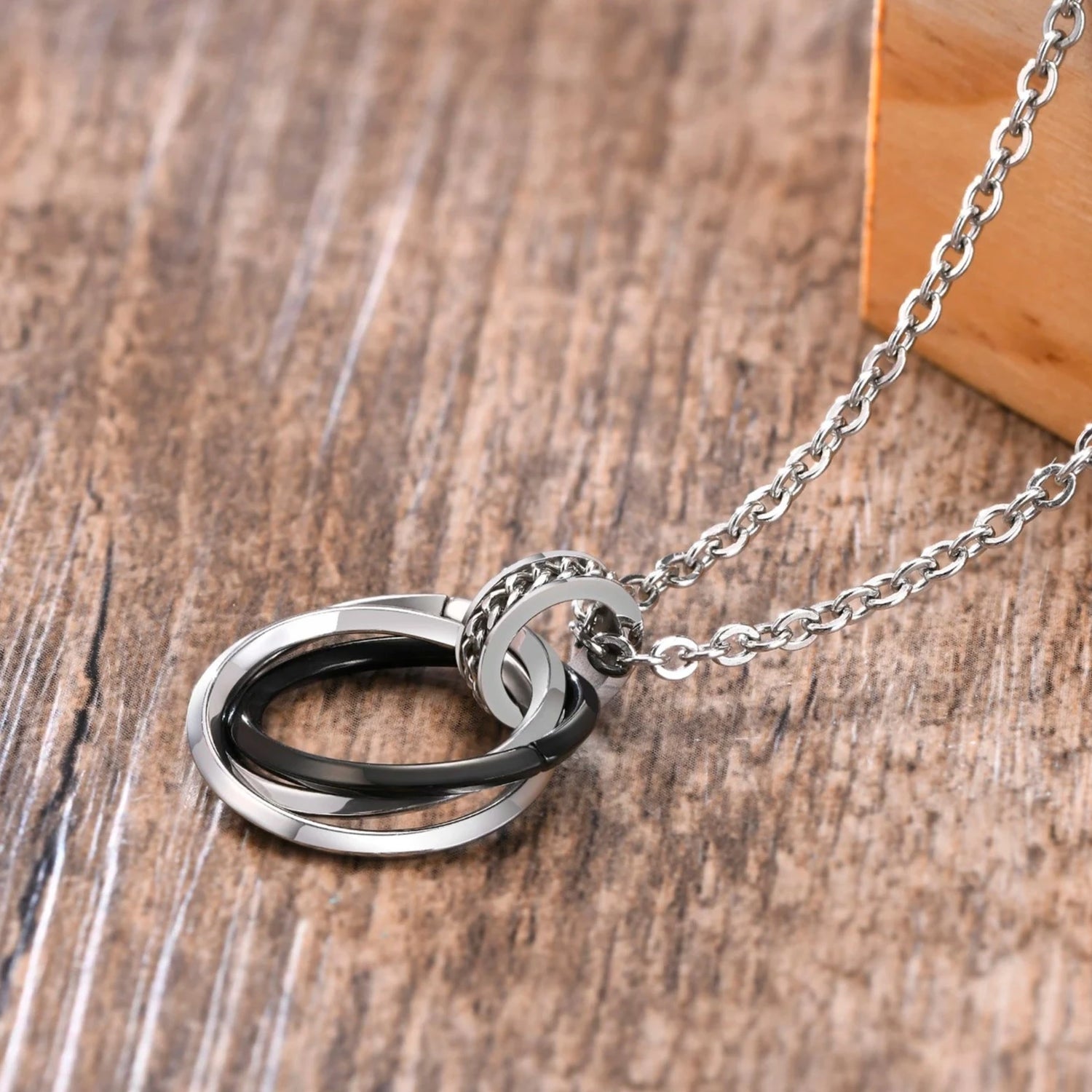 Stainless Steel Interlocked Circle Necklace